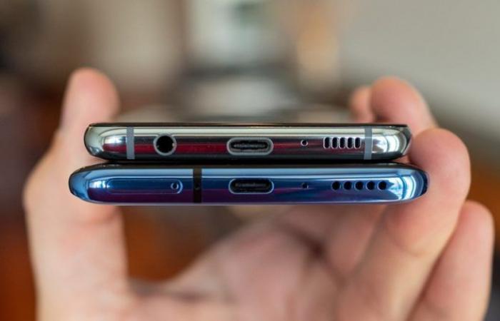 مقارنة شاملة بين هاتفي OnePlus 7 Pro وGalaxy S10E