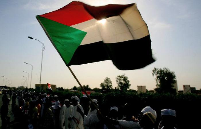 المجلس العسكري السوداني: العصيان المدني غير مؤثر ويدعو للتراجع عنه