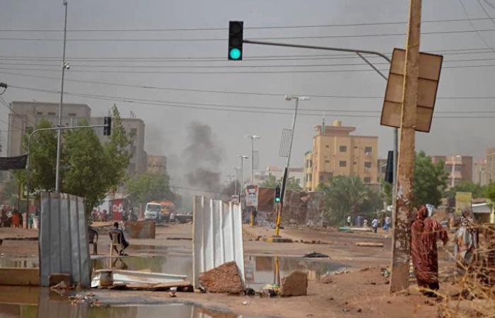 العسكري السوداني يقول إن العصيان المدني غير مؤثر ويدعو للتراجع عنه