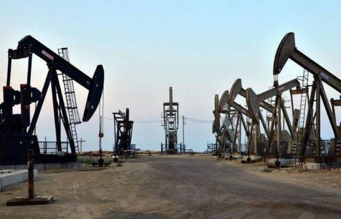 تقرير: أسعار النفط تتجاهل اضطرابات الشرق الأوسط