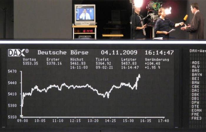 ارتفاع الأسهم الأوروبية في المستهل قبيل إعلان بيانات اقتصادية