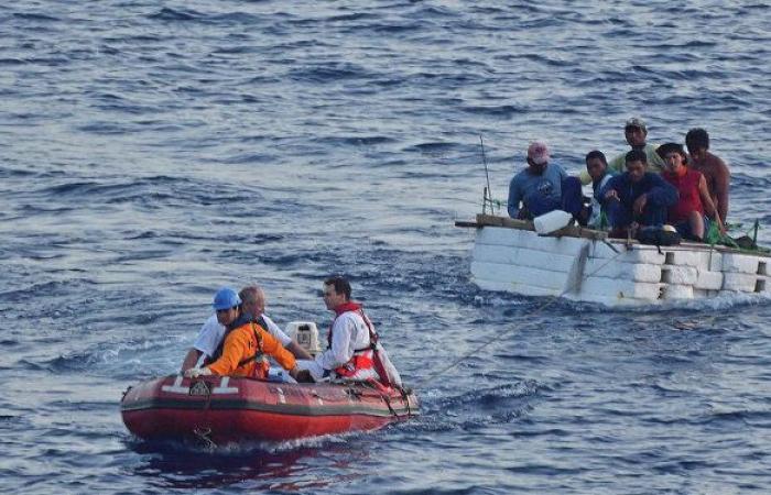 إنقاذ نحو199 مهاجرا غير شرعي قبالة السواحل الليبية