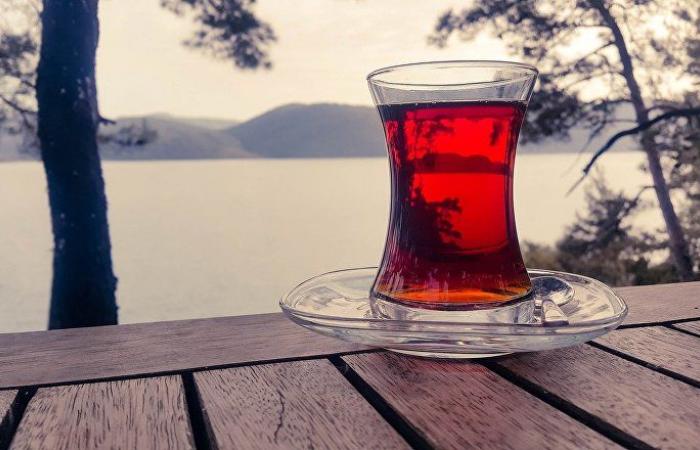وزارة سعودية تفاجئ الموظفين وتمنع شرب الشاي والقهوة
