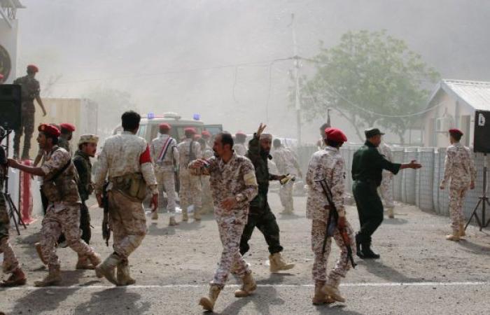 بالصور.. اللحظات الأولى لاستهداف العرض العسكري للجيش اليمني