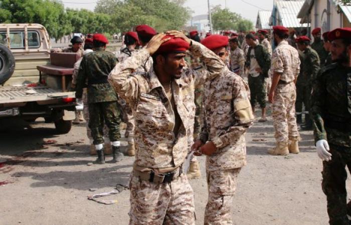 بالصور.. اللحظات الأولى لاستهداف العرض العسكري للجيش اليمني