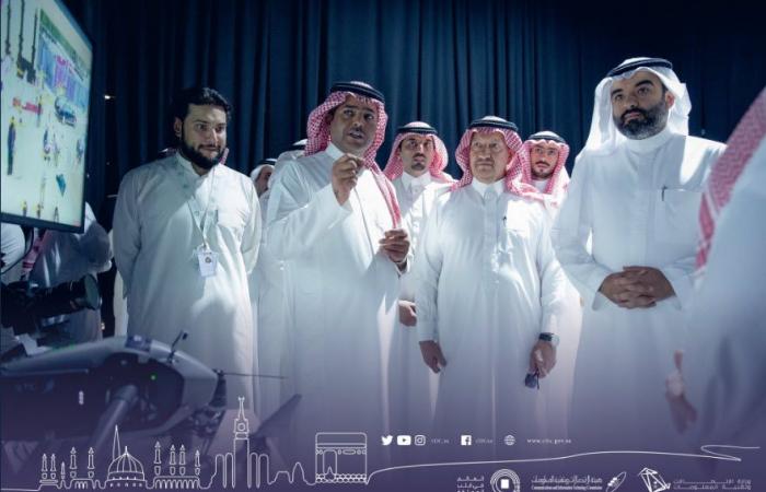 بالصور..وزير الاتصالات السعودي يتفقد جاهزية الشبكات لخدمة الحجاج