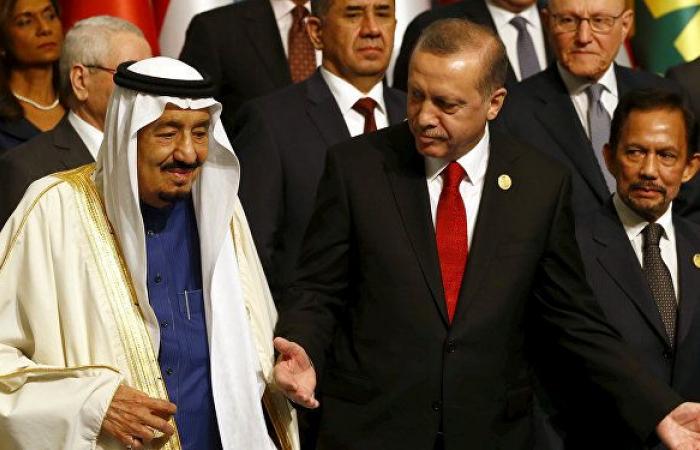 الخارجية التركية تعلق لأول مرة على أزمة الشاحنات العالقة على حدود السعودية