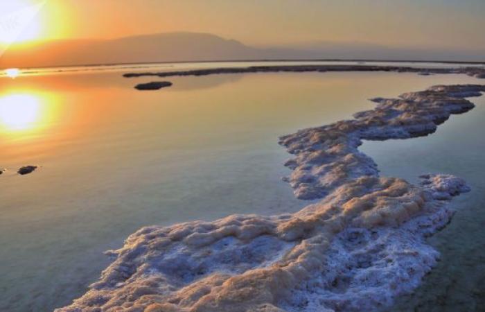 50 عاما بقت على الاختفاء... القصة الكاملة لانخفاض منسوب البحر الميت في الأردن