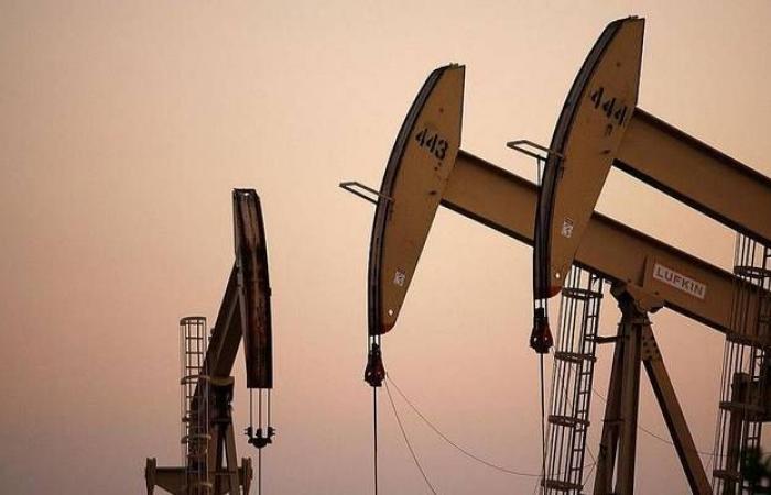 الشركات الأمريكية تُغلق 16 منصة للتنقيب عن النفط