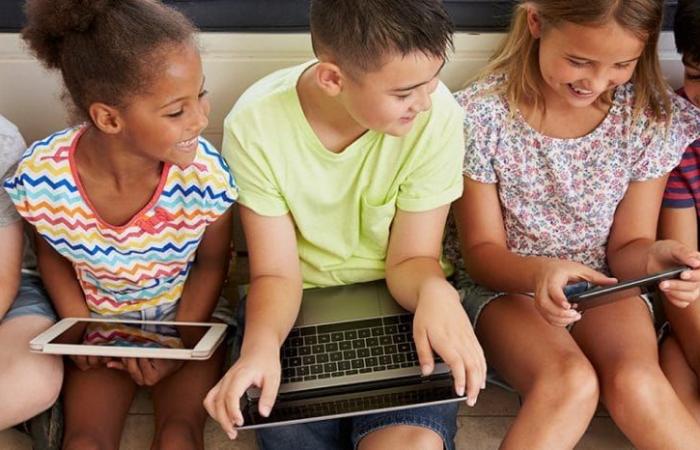 4 تطبيقات تساعدك على مراقبة أجهزة أطفالك والتحكم فيها