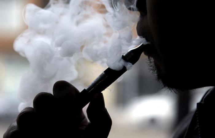 السعودية تعلق على أول حالة وفاة بسبب السجائر الإلكترونية
