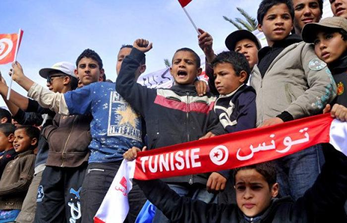 الجيش التونسي ينقذ 18 مهاجرا من الغرق