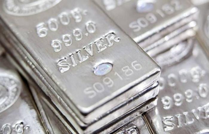 سعر الفضة يرتفع عالمياً لأعلى مستوى في 3 أعوام