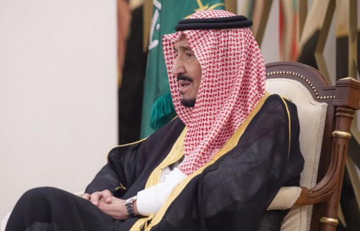 الملك سلمان يستقبل سفير مصر في السعودية