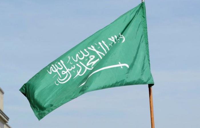 الملك سلمان يستقبل سفير مصر في السعودية
