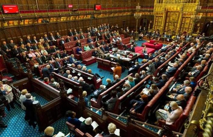 البرلمان البريطاني يمرر مشروع قانون لمنع البريكست الصعب