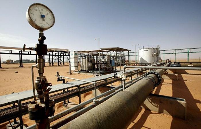 العراق يبدأ خفض إنتاجه من النفط في أكتوبر  