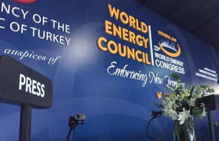 رئيس مجلس الطاقة: أبوظبي رمز للطاقة المستدامة حول العالم (فيديو)