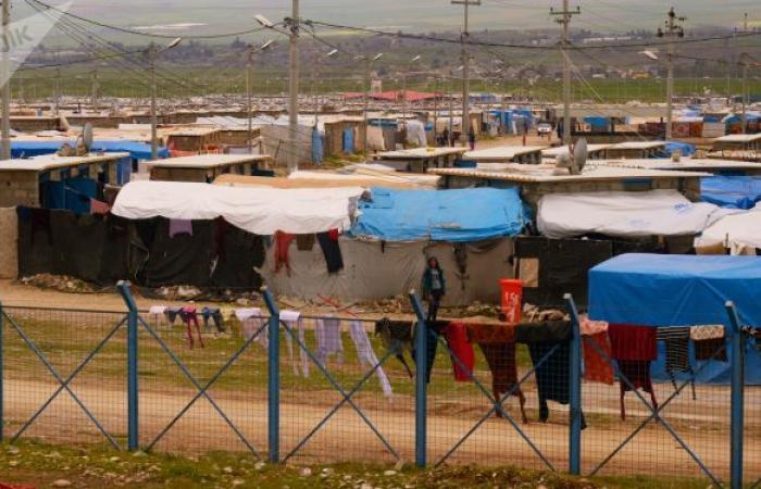 حملة إفراغ المخيمات تعيد 150 نازحة إلى منطقة بين العراق وسوريا