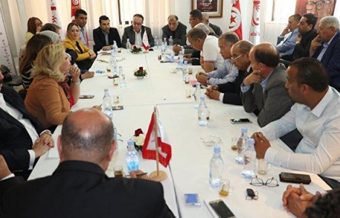 تونس… الزبيدي يرفض "دعوة الشاهد" ويطالب بالإفراج عن القروي