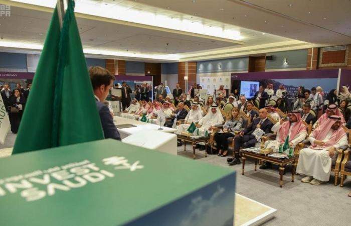 السعودية.. السياحة والاستثمار توقعان اتفاقيات بـ100مليار ريال مع القطاع الخاص