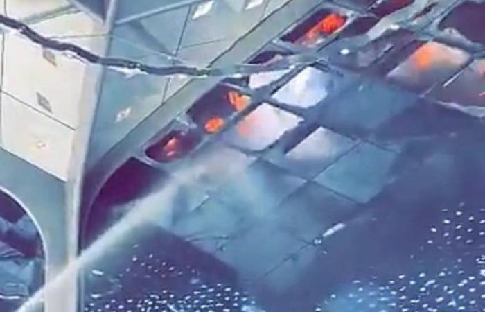 محافظة جدة:الأمير مشعل يوجه باتخاذ التدابير لإخماد حريق قطار الحرمين