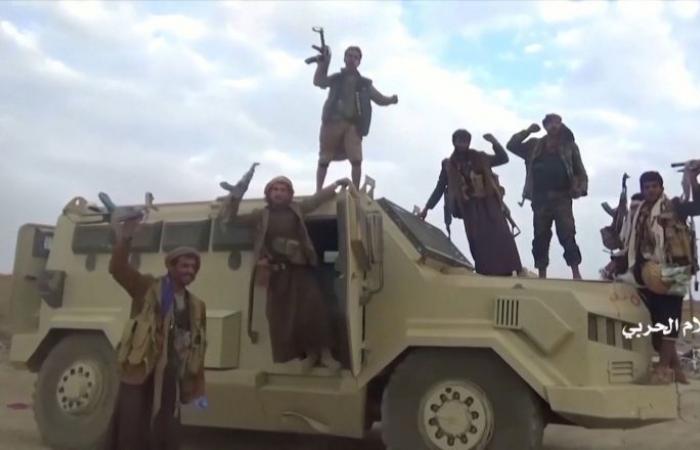الجيش اليمني: الحوثيون زرعوا حقول ألغام واستقدموا تعزيزات جنوب الحديدة