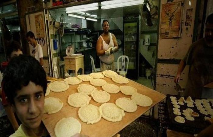 "أزمة خبز" تلوح في أفق لبنان بفعل الضائقة المالية