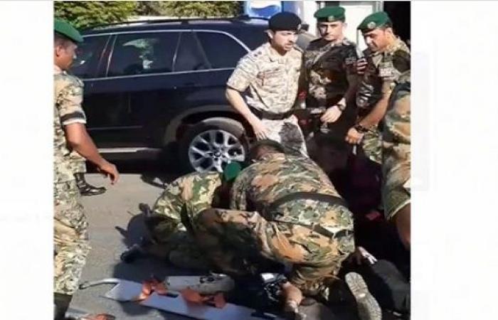 الأمير حسين يأمر بإيقاف موكبة لإنقاذ مصابين في حادث سير – فيديو