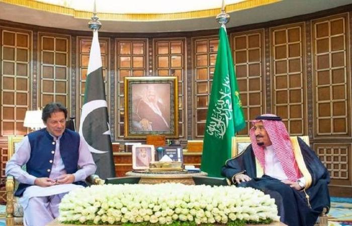 الملك سلمان يبحث مع رئيس وزراء باكستان مستجدات الأوضاع الإقليمية