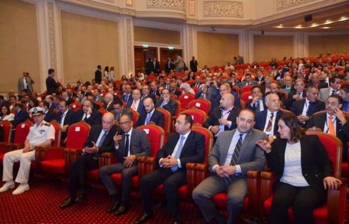 انطلاق فعاليات مؤتمر "مصر تستطيع بالاستثمار والتنمية" بحضور كبار رجال الدولة