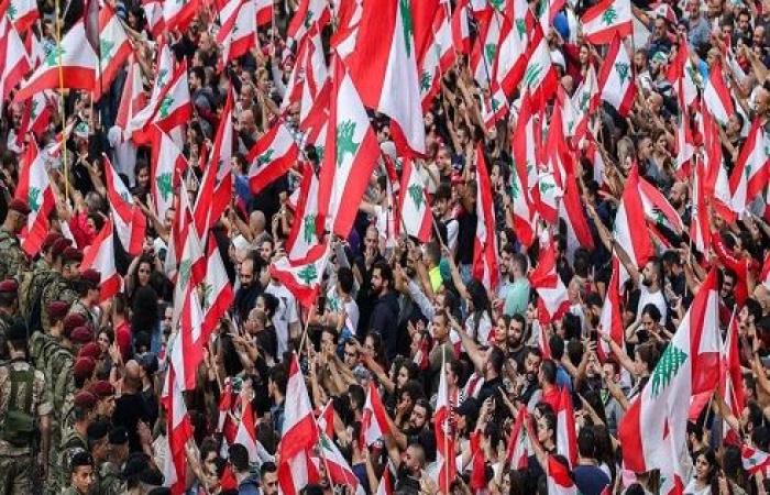 احتجاجات لبنان تدخل أسبوعها الثاني.. وترقب كلمة الرئيس