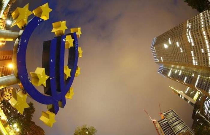 الاتحاد الأوروبي يخفض تقديرات نمو اقتصاد منطقة اليورو