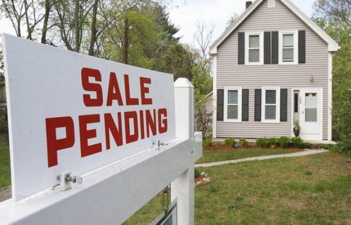 تراجع مبيعات المنازل الأمريكية قيد الإنتظار لأول مرة بـ3 أشهر