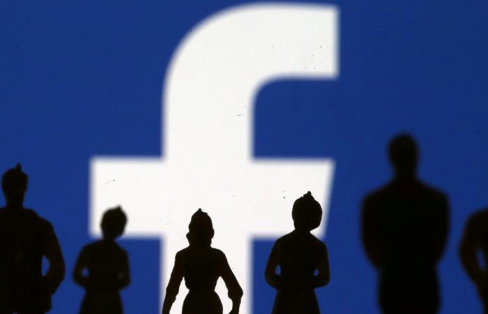 فيسبوك زودت موظفيها بروبوت دردشة تفاعلي للإجابة على الأسئلة الصعبة