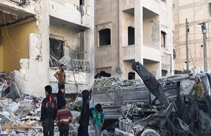 بالفيديو..إدلب: مقتل مدنيين في قصف جوي و70 مقاتلا في اشتباكات