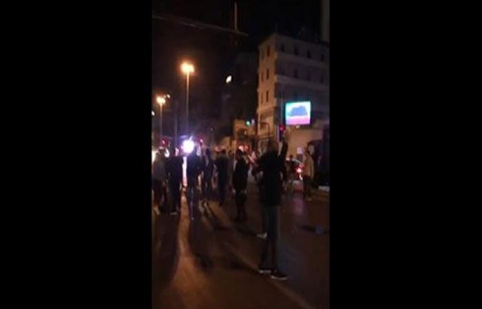 بالفيديو : متظاهرون يحاولون قطع جسر الرينغ وسط بيروت احتجاجا على تشكيل حكومة تكنوسياسية