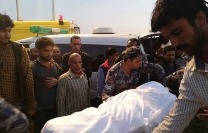 بالصور : تشييع جثامين العائلتين الباكستانيتين في مقبرة الكرامة