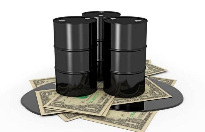 تراجع أسعار النفط قبيل قرار منظمة أوبك