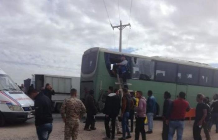 صور : عشرات الإصابات بحادث تصادم مروع على الصحراوي
