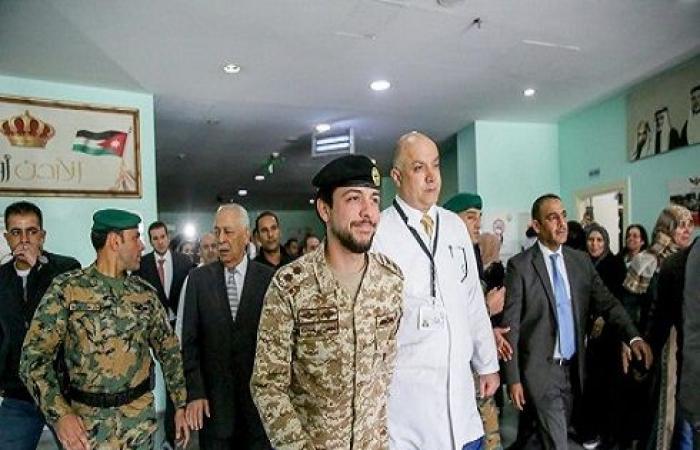 بالفيديو والصور : ولي العهد يزور مستشفى الأمير حسين
