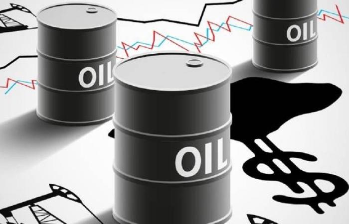 محدث.. أسعار النفط تُعمق خسائرها لـ3% مع القلق بشأن الطلب