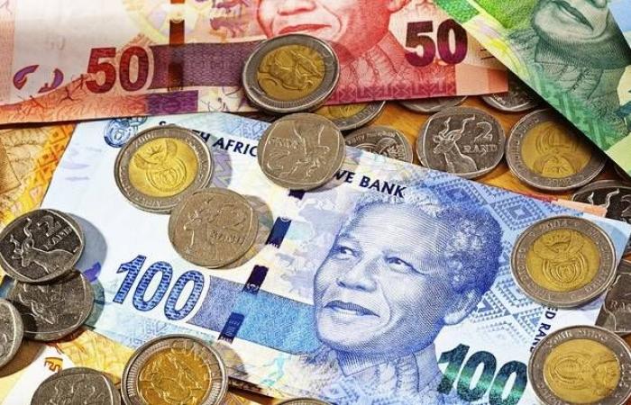عملة جنوب إفريقيا تقود مكاسب الأسواق الناشئة بعد خطاب رئاسي