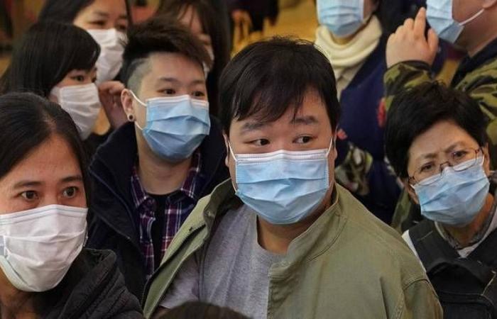 كورونا يواصل إثارة الذعر مع تفشي الفيروس خارج آسيا