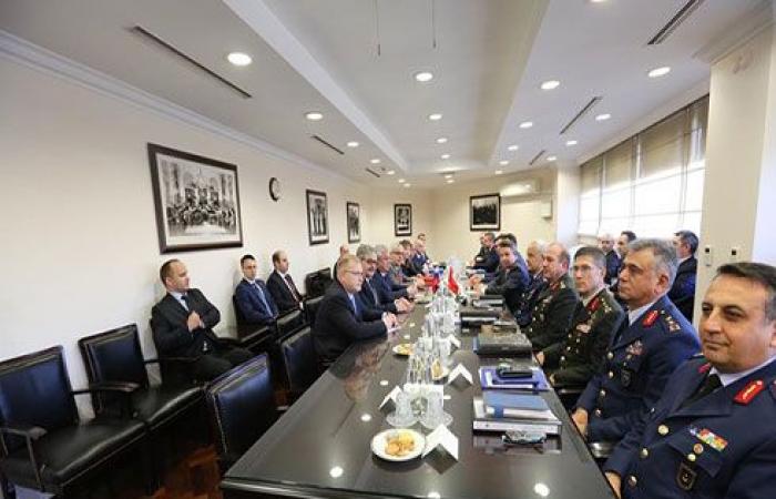 اجتماع عسكري لتركيا وروسيا بأنقرة حول إدلب السورية