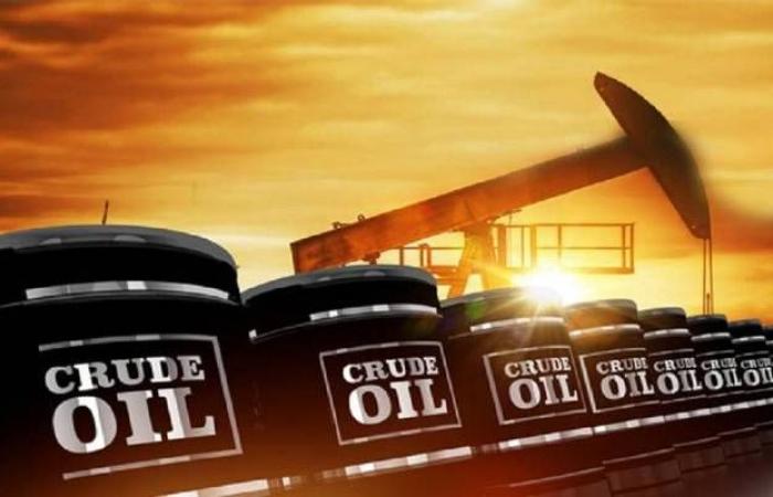 مخزونات النفط الأمريكية ترتفع بأقل من التوقعات