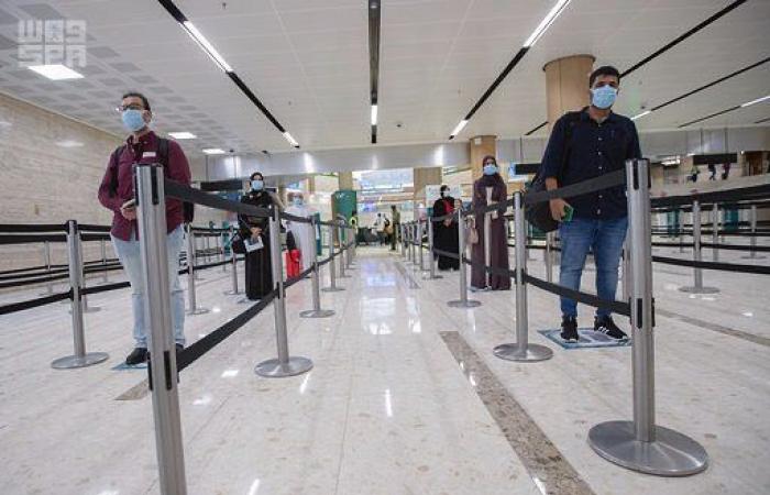 السعودية تستقبل أولى رحلات مواطنيها العائدين من إندونيسيا