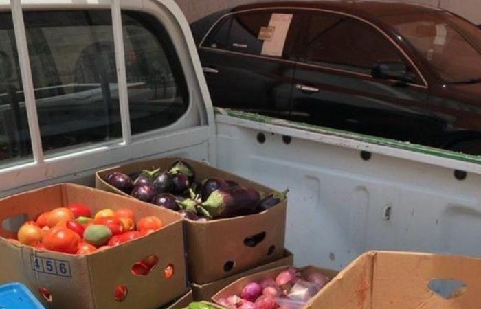 "بلدية الغزة بمكة" تصادر 200 كجم خضراوات بحوزة باعة جائلين