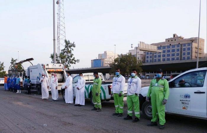 برئاسة البيئة.. لجنة رباعية تتلف 15 حظيرة لبيع حليب الإبل بجدة