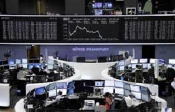 زيادة في إصابات "كورونا" تهوي بالأسهم الأوروبية